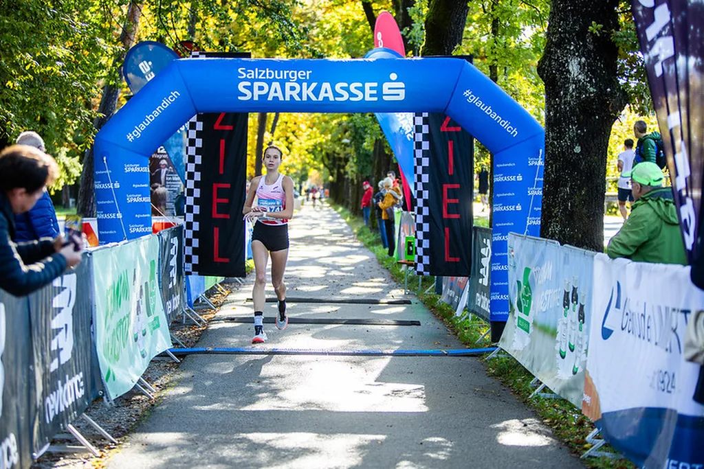 Siegerehrung WU20 mit Tabea Schmid | © ÖLV / Alfred Nevsimal